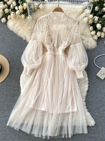 Blumenkleid mit Stehkragen