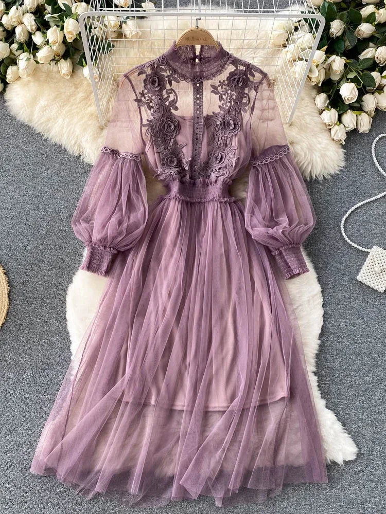 Blumenkleid mit Stehkragen